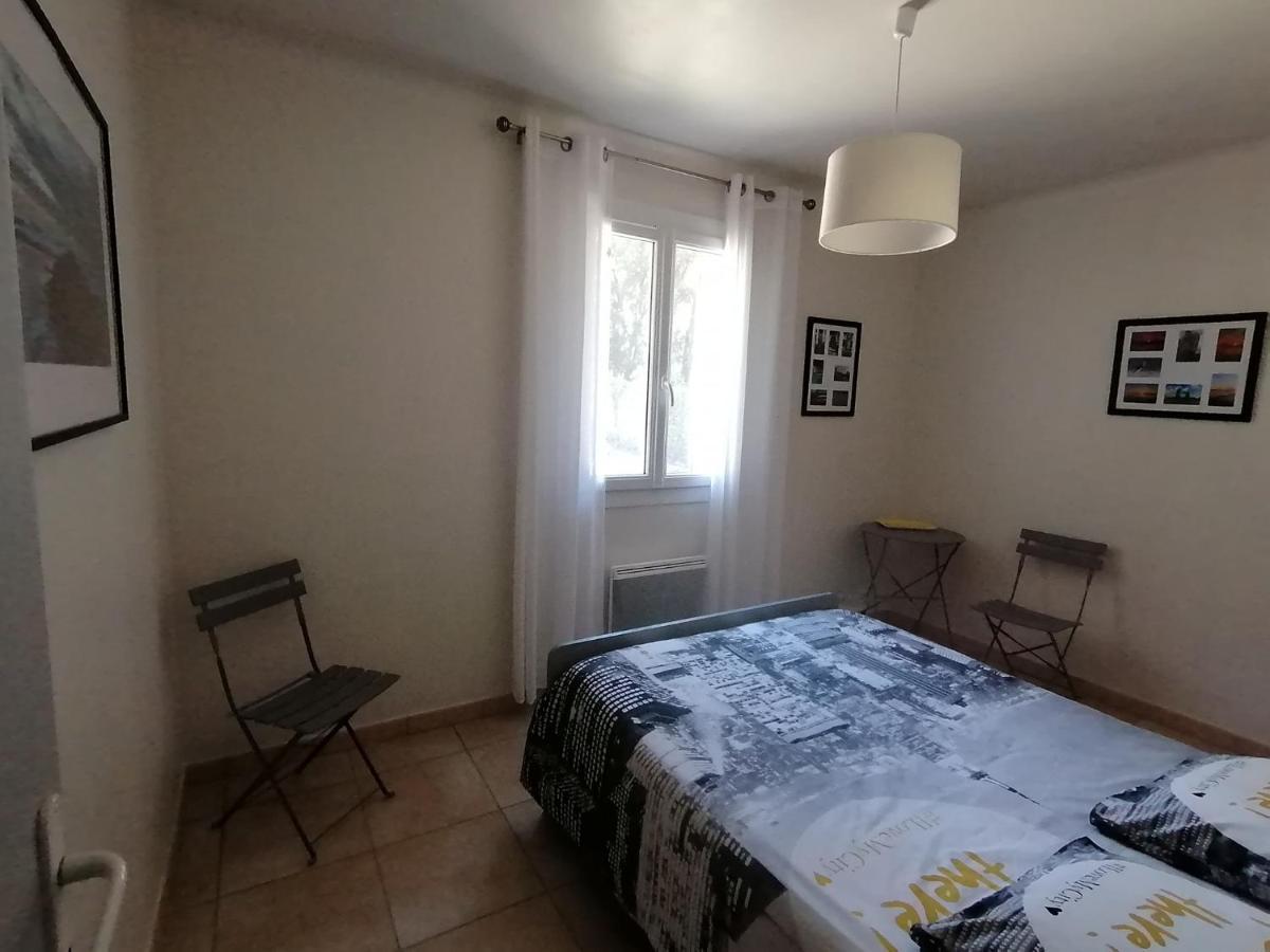 Chez Titi Apartment Mornas Luaran gambar